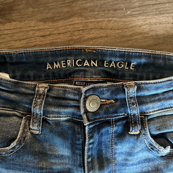 AE JEANS SKINNY SIZE 2 SHORT - Picture 2 of 3